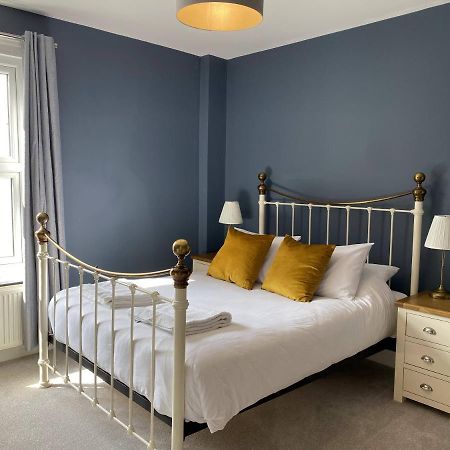 Вилла Coast House Cromer - Sleeps 15, Hot Tub, Sea Views Экстерьер фото