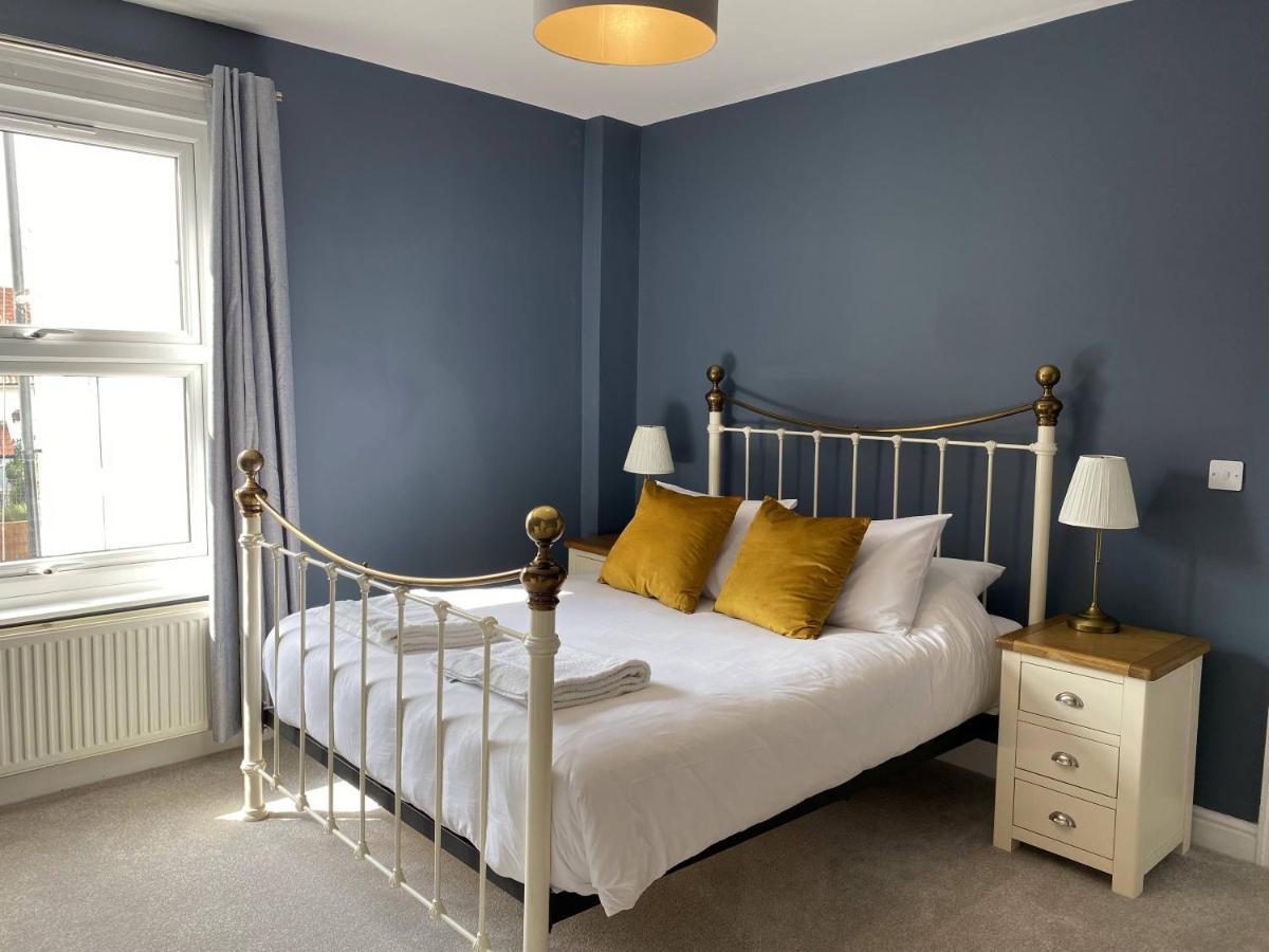 Вилла Coast House Cromer - Sleeps 15, Hot Tub, Sea Views Экстерьер фото