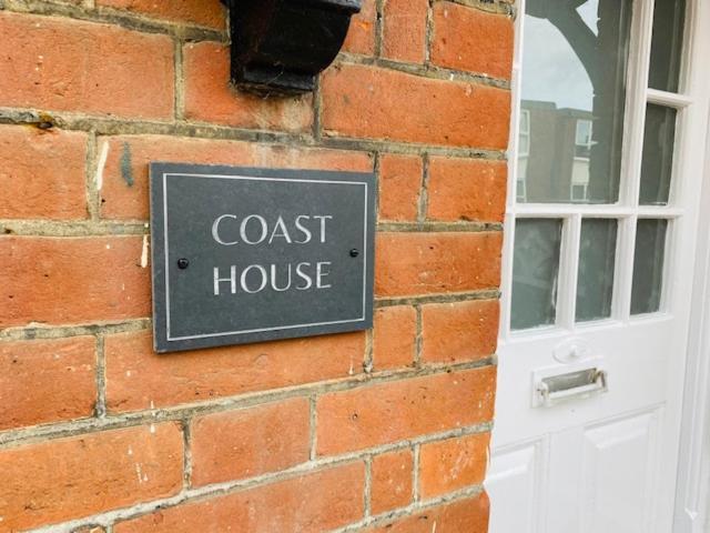 Вилла Coast House Cromer - Sleeps 15, Hot Tub, Sea Views Экстерьер фото